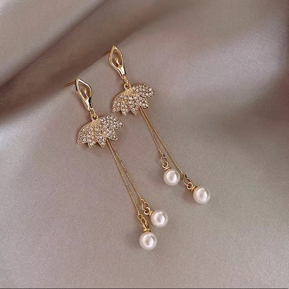 Ballet Dancer Pearl Drop Tassels Stud Earrings - Picture 3 of 8